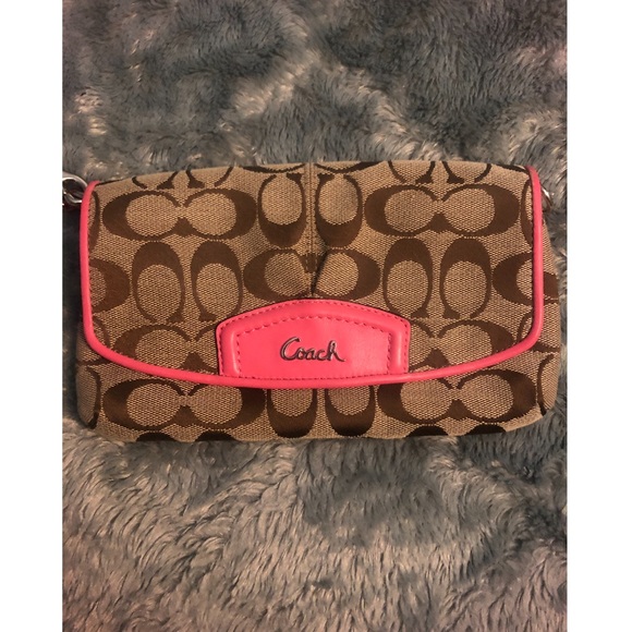Coach wristlet - Picture 2 of 8